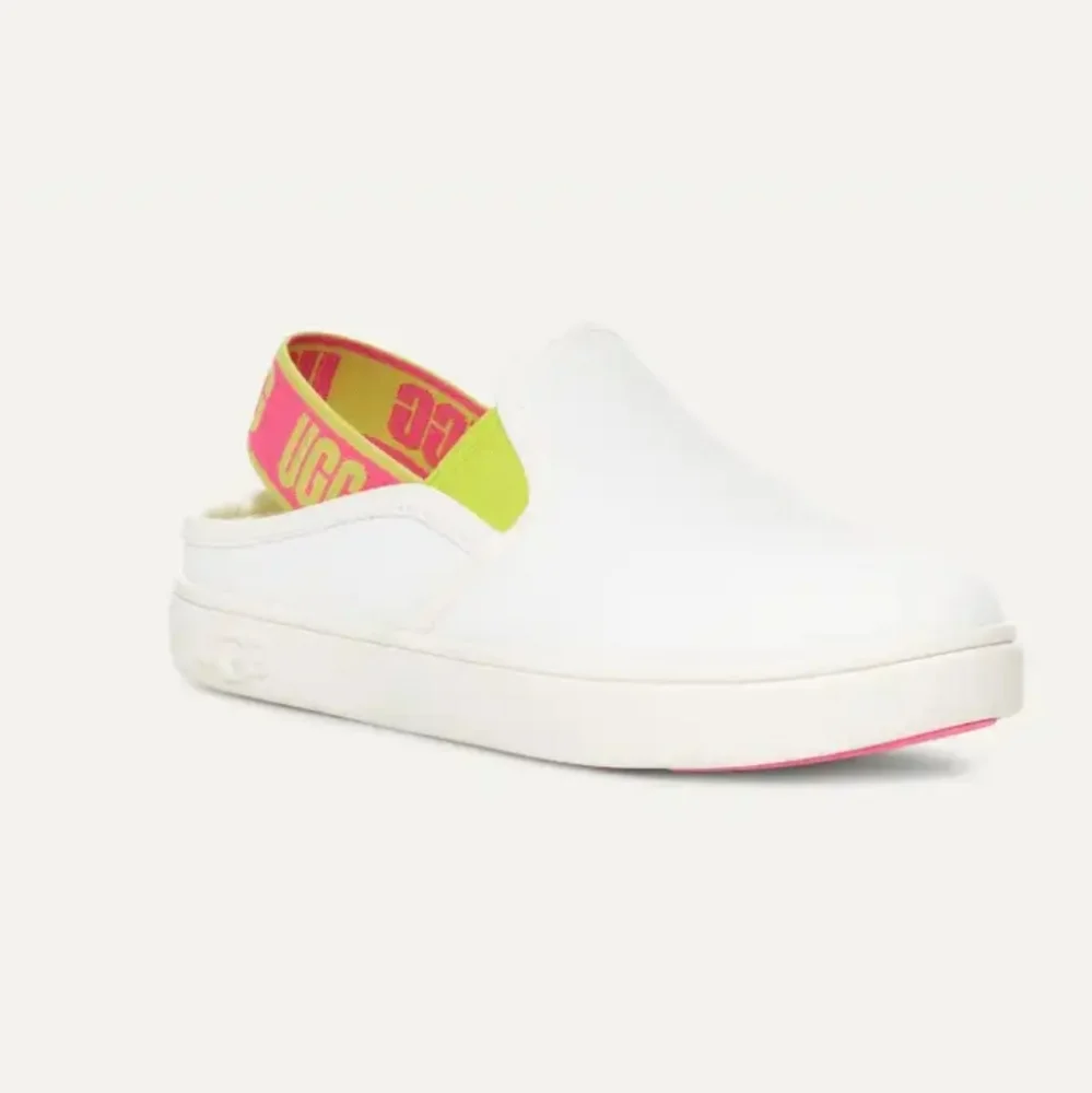 UGG Aivey Girls Slingback Sneakers – White Leather Slip-On Shoes, Kids Size 4 - Picture 1 of 6